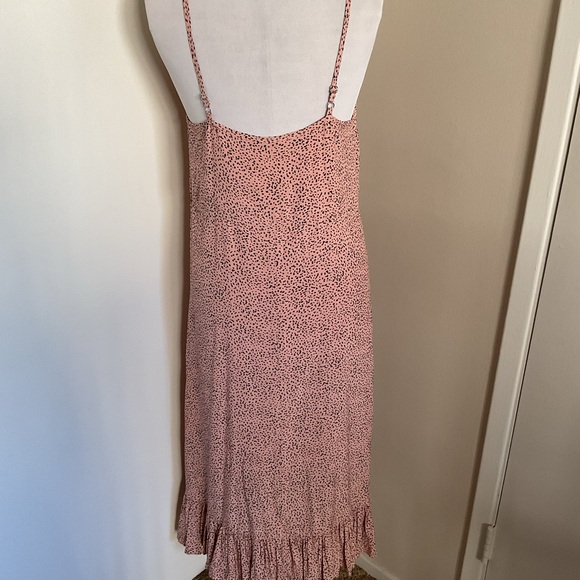 Rails - Frida Dress in Rose Spotted hemline edge with Ruffle Size Medium - Picture 7 of 8